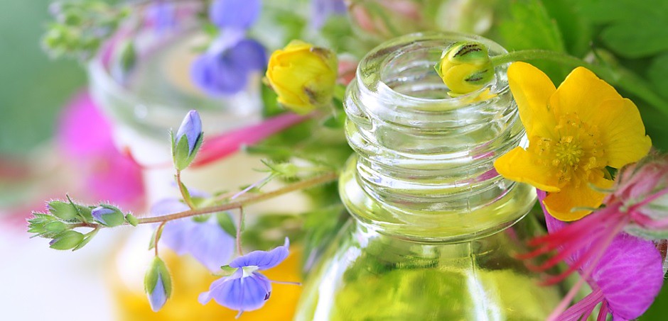 Decorative cosmetics